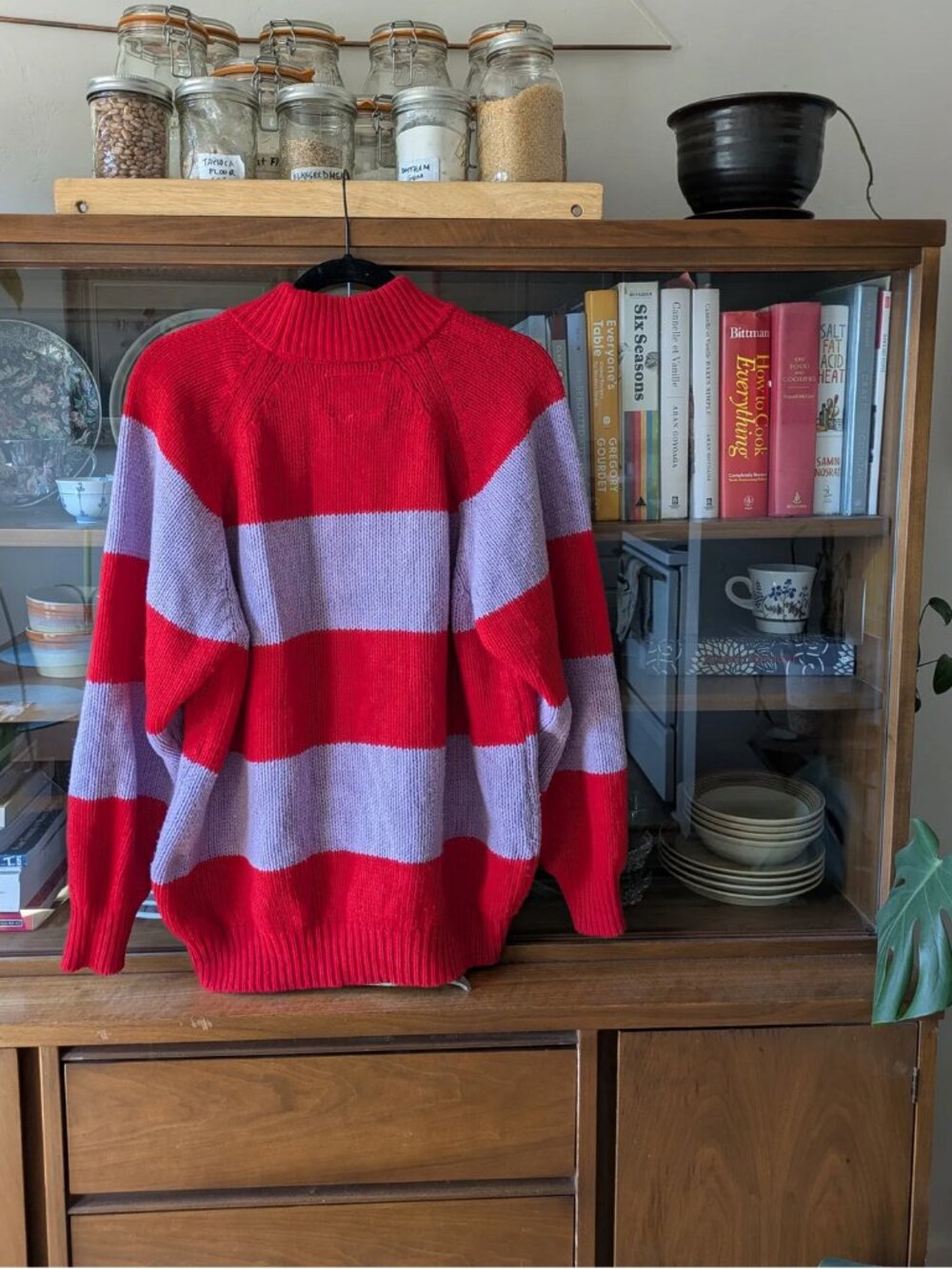 Jumper - Picture 2 of 2